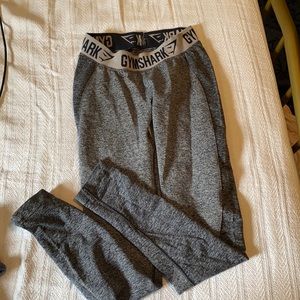 Gym shark leggings